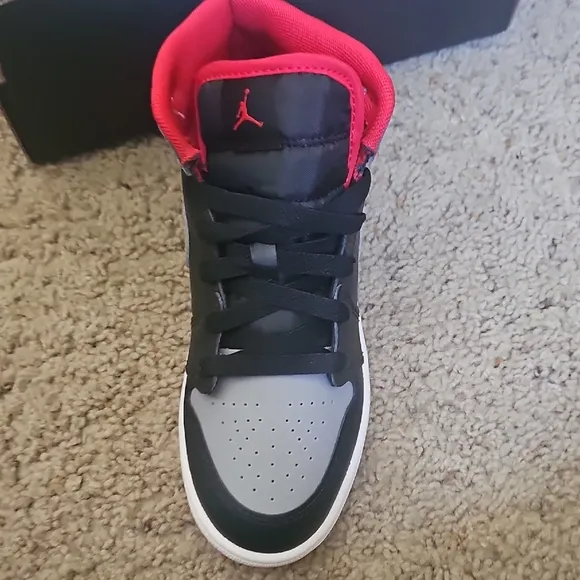 Jordan 1 Mid Boy Sneakers