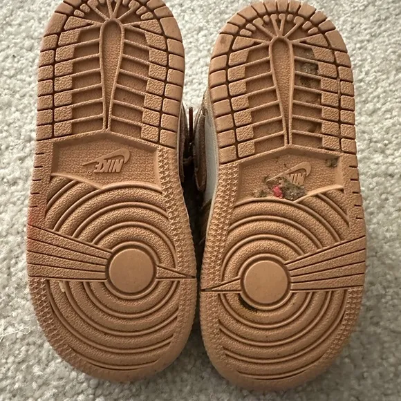Jordan 1 Retro High OG Praline