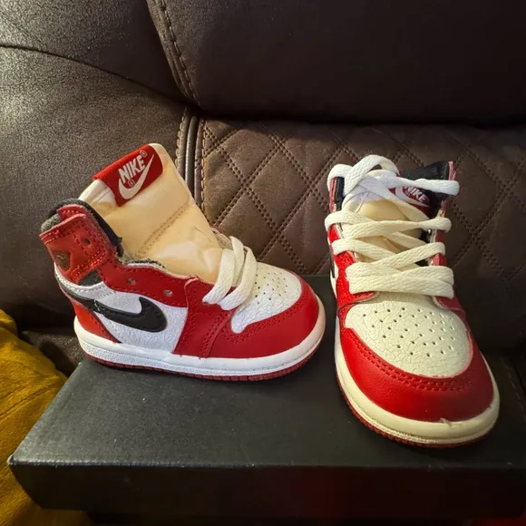 Jordan 1 Retro High OG (TD) Sneakers size 4C