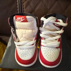 Jordan 1 Retro High OG (TD) Sneakers size 4C