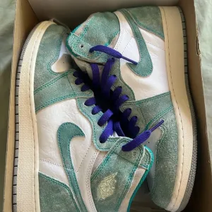 Jordan 1’s Grade school Turbos