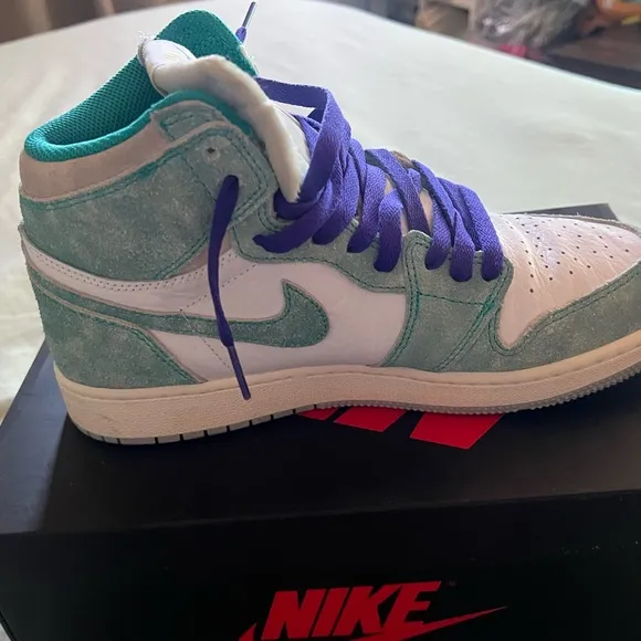 Jordan 1’s Grade school Turbos