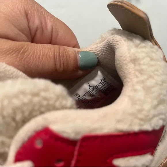 Jordan 4 x where the wild things Retro Cream and Red Low-Top Sneakers