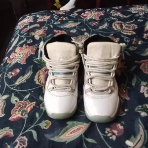 Jordan Legend Blues