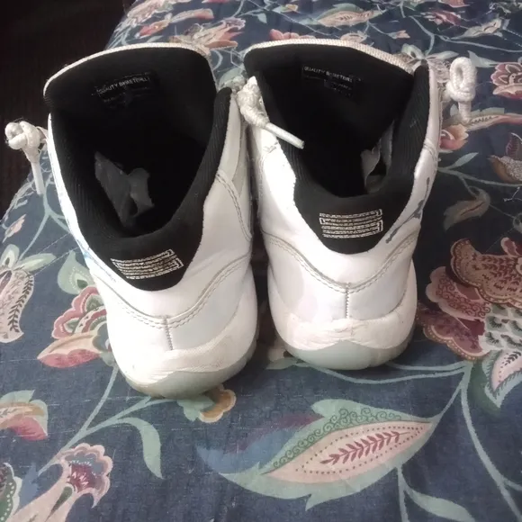 Jordan Legend Blues