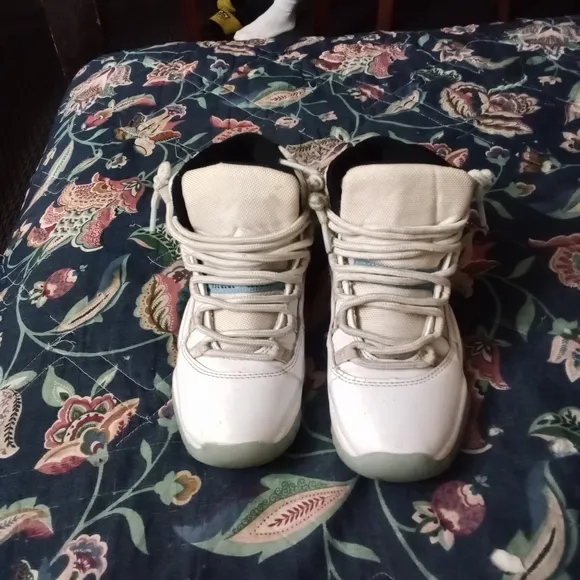 Jordan Legend Blues