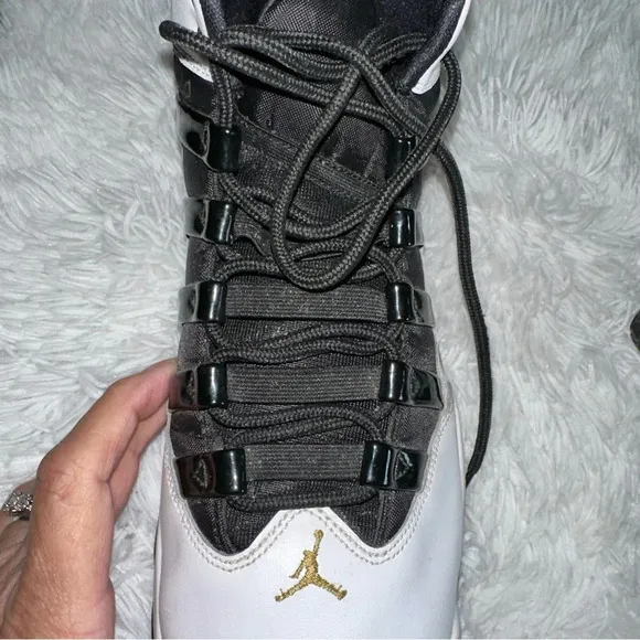 Jordan Max Aura White Black Gold