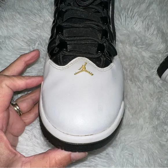 Jordan Max Aura White Black Gold