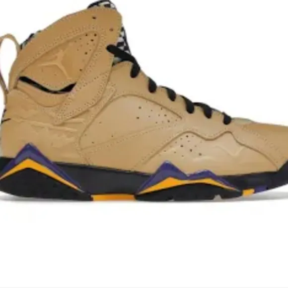 Jordan Men's Tan and Black Sneakers
