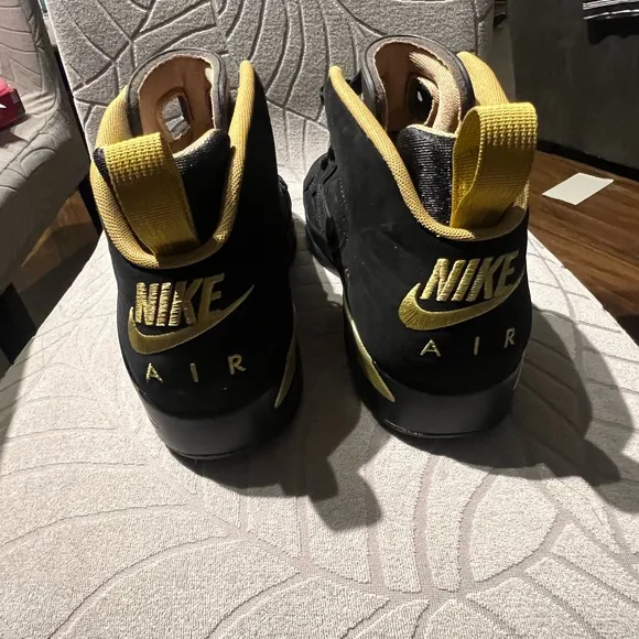 JORDAN MVP Nike Black and Gold Men's Sneakers