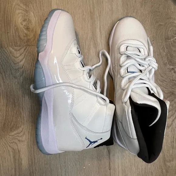 Jordan Sneakers White and Blue