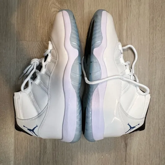 Jordan Sneakers White and Blue