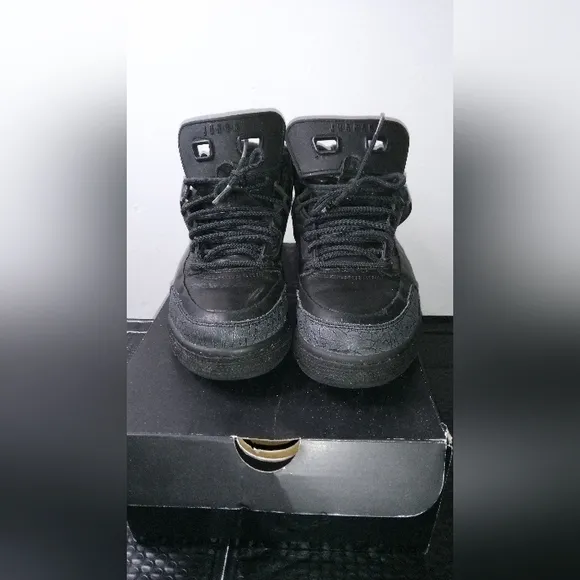 Jordan Winterized Spizike GS 'Black Cat'