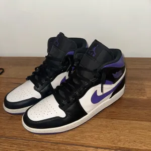 Jordans Men's Air Jordan 1 Mid court purple size 12 ( 554724-095)