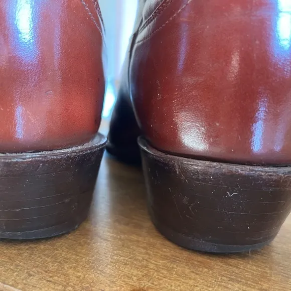 Justin Boots Size 9 1/2 B medium brown