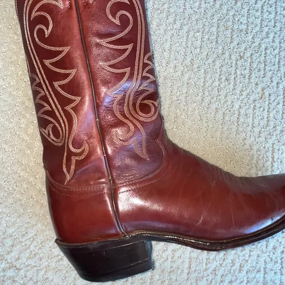 Justin Boots Size 9 1/2 B medium brown