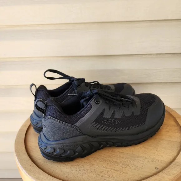 Keen Arvada women's utility carbon toe black work shoes