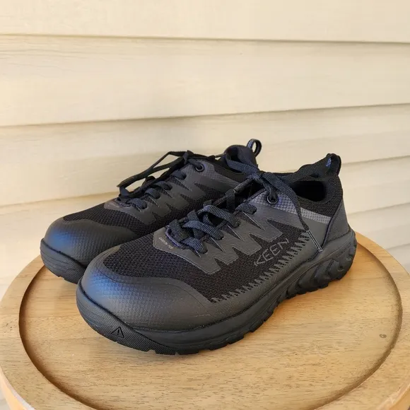Keen Arvada women's utility carbon toe black work shoes