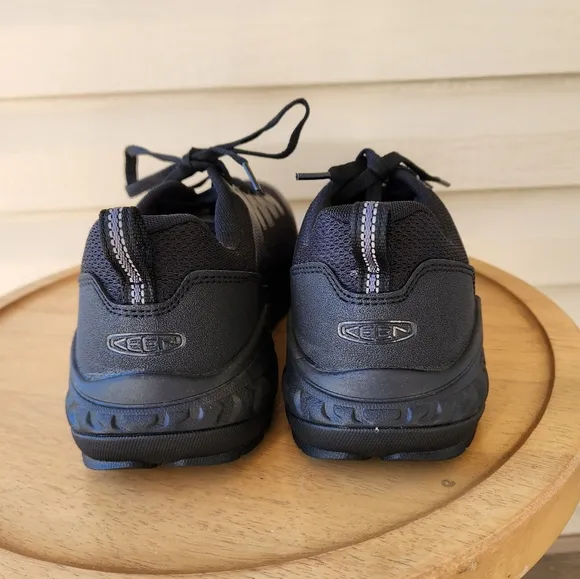 Keen Arvada women's utility carbon toe black work shoes