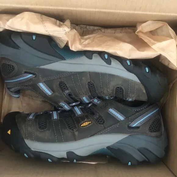 KEEN Atlanta Cool ESD steel toe metatomical footbed in the color gargoyle grey