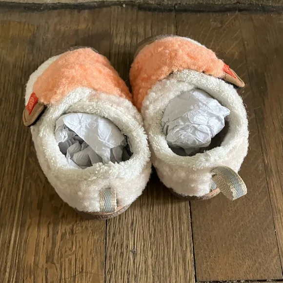 Keen boulder/toasted coconut bowser low wrap shoes
