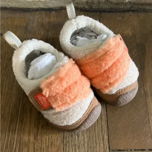 Keen boulder/toasted coconut bowser low wrap shoes