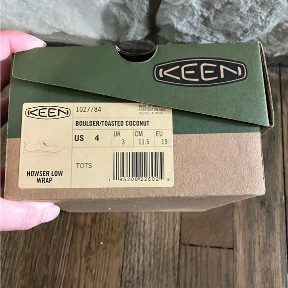 Keen boulder/toasted coconut bowser low wrap shoes