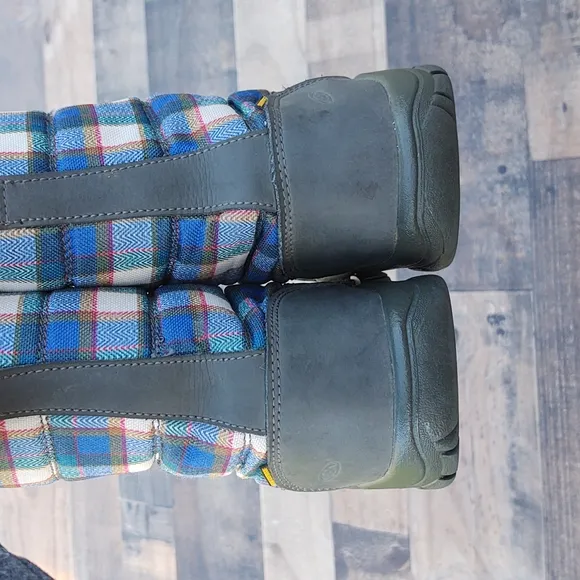 Keen Loveland Waterproof 200 gram insulation Plaid winter boots sz 2 Big kids