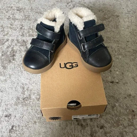 Kids baby toddler black UGG Rennon high top sneakers size 6 with box.