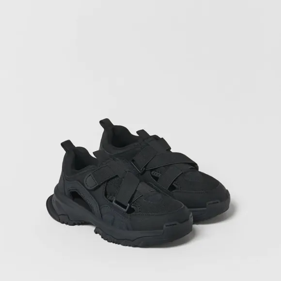 KIDS/ OPEN TECHNICAL SNEAKERS SIZE 2.5