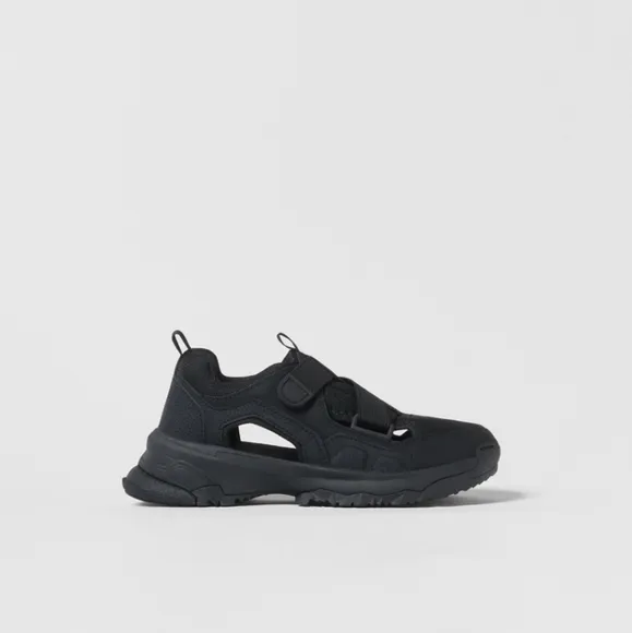 KIDS/ OPEN TECHNICAL SNEAKERS SIZE 2.5