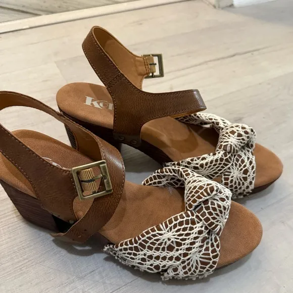 Kork-Ease Brown and White Women's Sandals NWOT SIZE 9