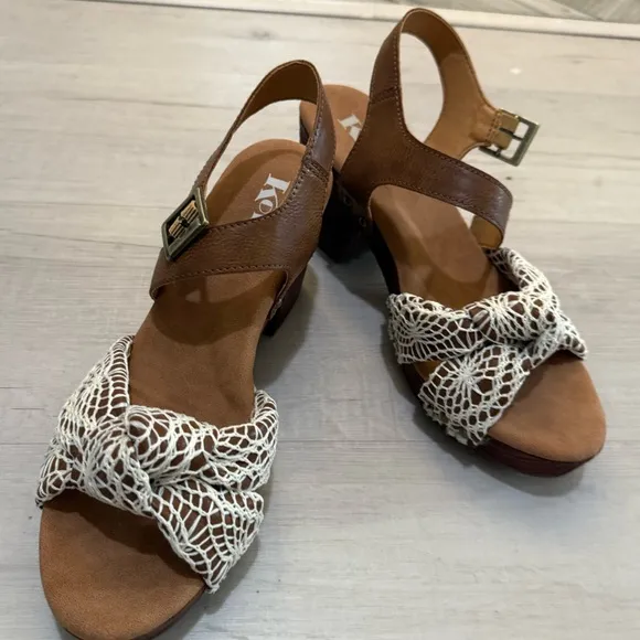 Kork-Ease Brown and White Women's Sandals NWOT SIZE 9