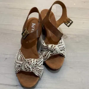 Kork-Ease Brown and White Women's Sandals NWOT SIZE 9