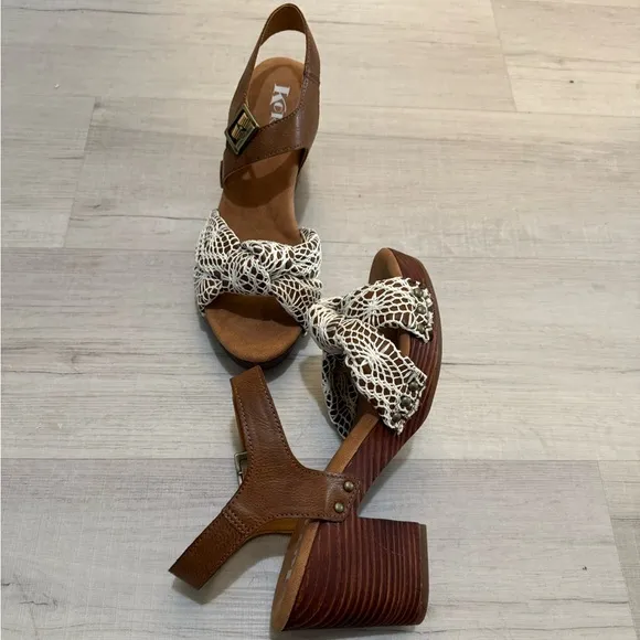 Kork-Ease Brown and White Women's Sandals NWOT SIZE 9
