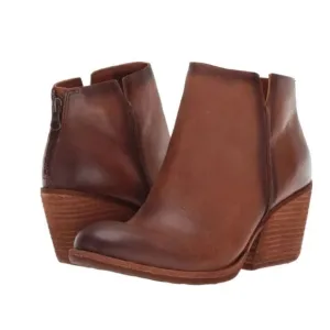 Kork Ease Chandra  round toe ankle boots w side slits &amp; rear zipper size 11 NWT.