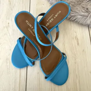 Kurt Geiger Baby Blue Heels | Size 38.5 | Feminine &amp; Fashion-Forward Statement