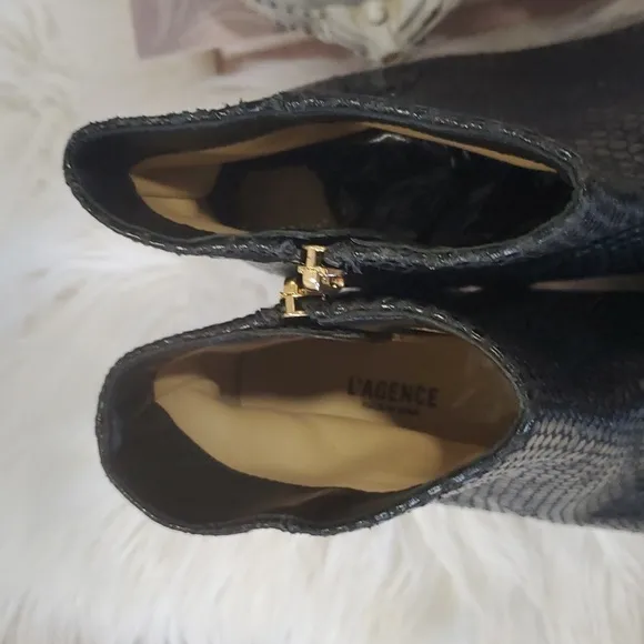 L'AGENCE black  ankle bootie boots size 7.5