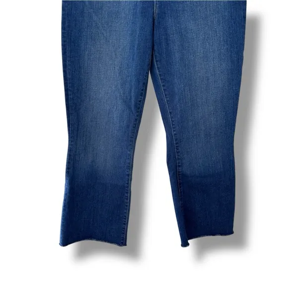 L’Agence Kendra cropped Flare Jeans Laredo Wash Subtle Stretch Denim Size 30