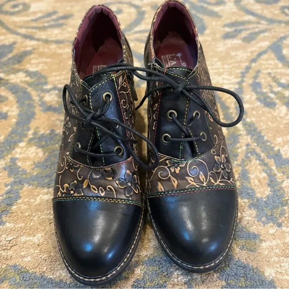 L’Artiste Spring Step ‘Octavius’ Sexy Tooled Leather Oxford Embossed Heels Sz 39