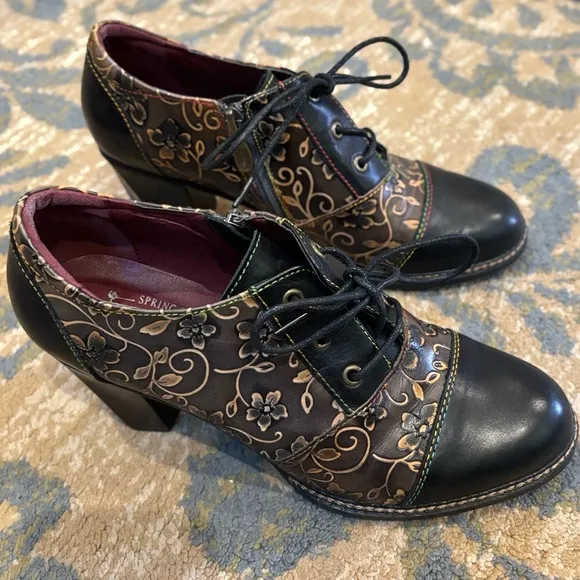 L’Artiste Spring Step ‘Octavius’ Sexy Tooled Leather Oxford Embossed Heels Sz 39