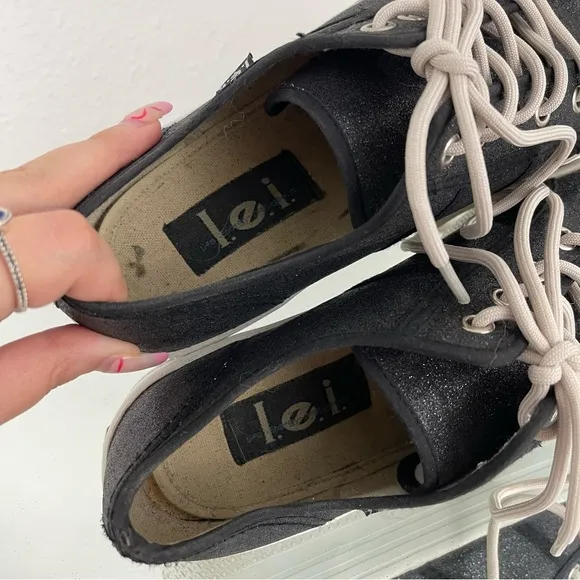 L.E.I. Vintage Y2K Black White Shimmer Glitter Low Top Chunky Platform Sneakers