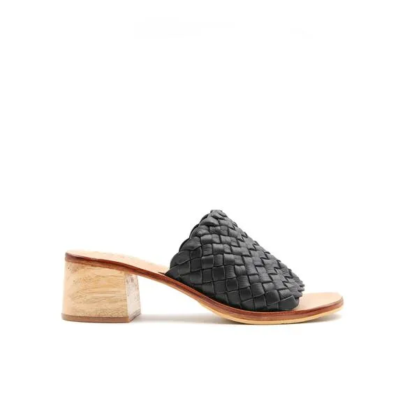 LIBERTE Santorini Leather Woven Block Heel Sandals in Cream US 6