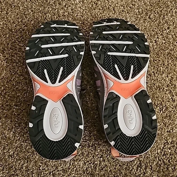 Like New Ryka sneakers. Size 8.5
