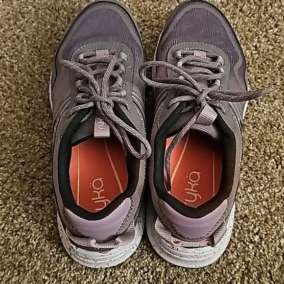 Like New Ryka sneakers. Size 8.5