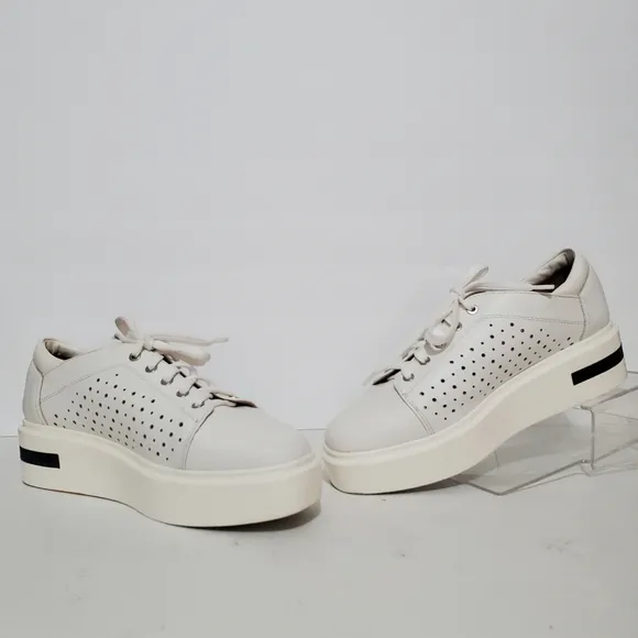 Linea Paolo Kendra Perforated white Leather Lace-Up Platform chunky Sneakers 9.5