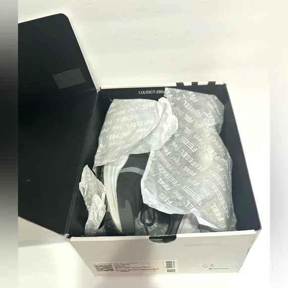 Lululemon Blissfeel Run Women's Running Walking Shoes Size 9 Grey White