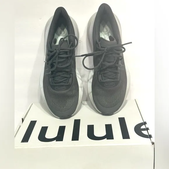 Lululemon Blissfeel Run Women's Running Walking Shoes Size 9 Grey White