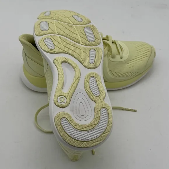 Lululemon Chargefeel Workout Low Top Athletic / Women's Size 6