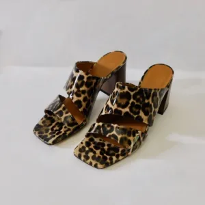 M. GEMI The Zola Camel Leopard Print Patent Leather Sandals Mules Shoes 38.5 8